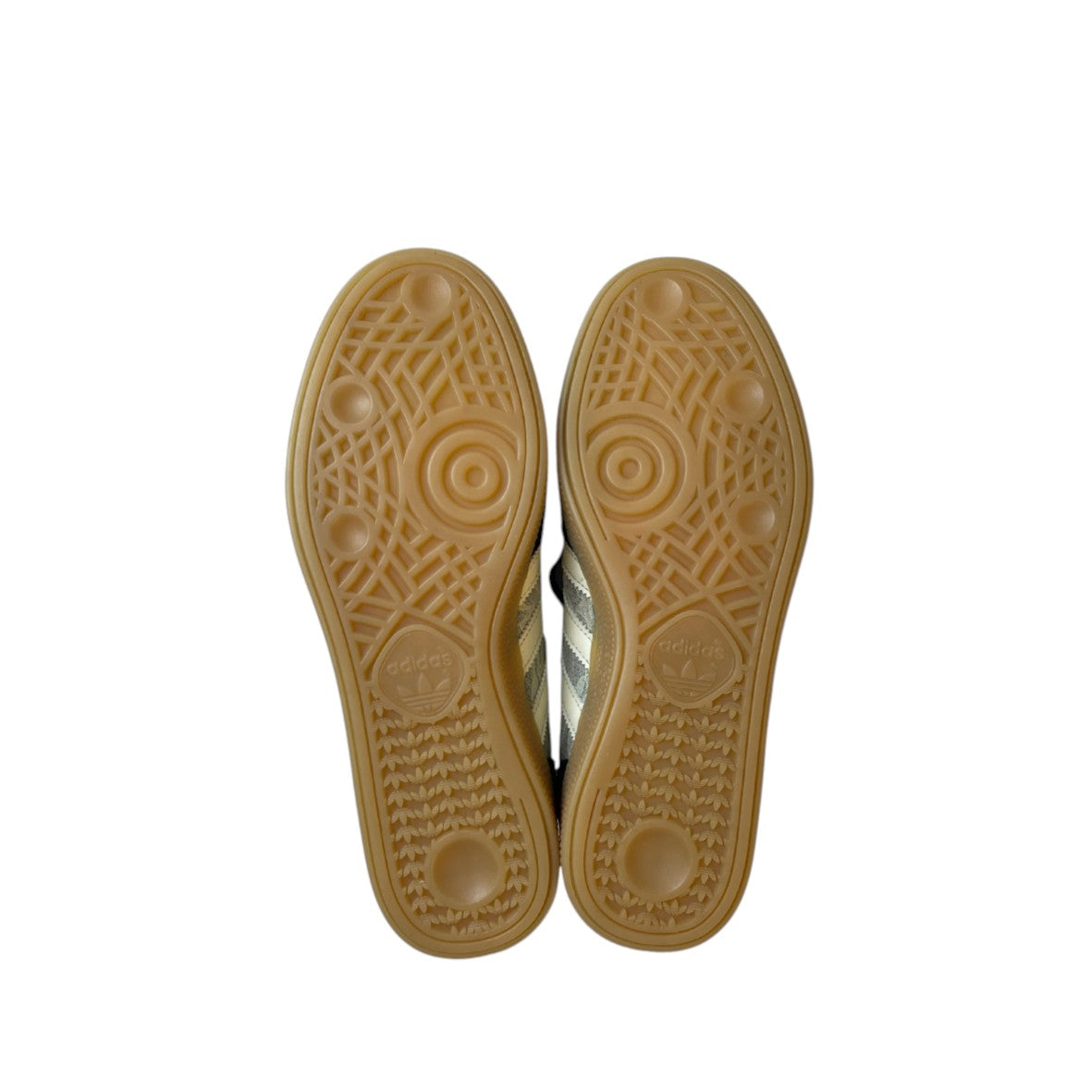 Universomode Adidas Handball Spezial Black Lace Pack sneakers showing the classic gum rubber outsoles